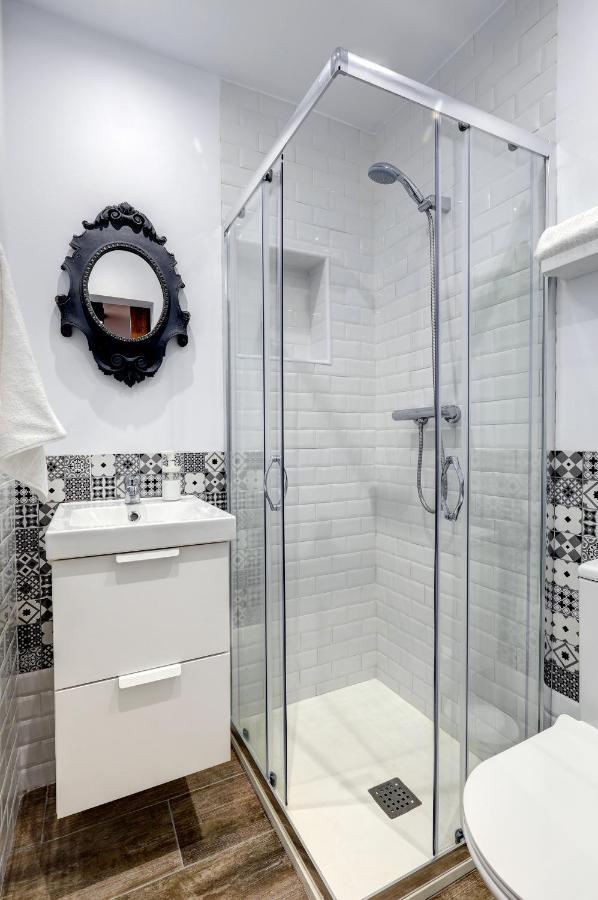 Unique Andalusian Townhouse Next To Beach Естепона Екстериор снимка